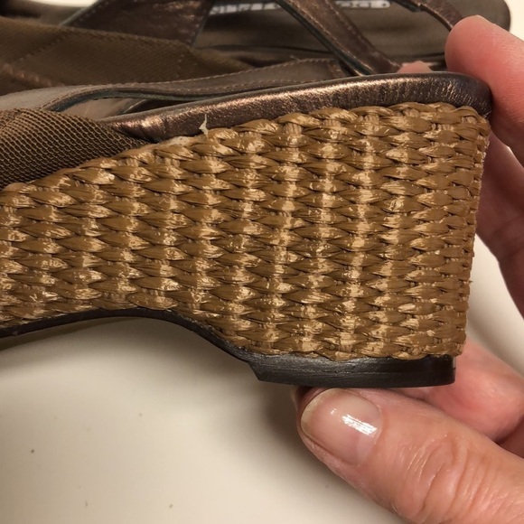 Donald J Pliner cross strap wedge slide. Sz 7 1/2N - Picture 7 of 9